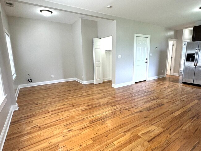 Foto del edificio - 3904 W Armitage Ave