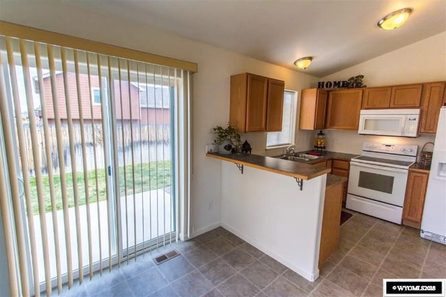 Building Photo - 881 Fulton St