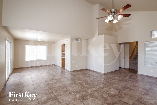 Foto del edificio - 7351 W Eva St