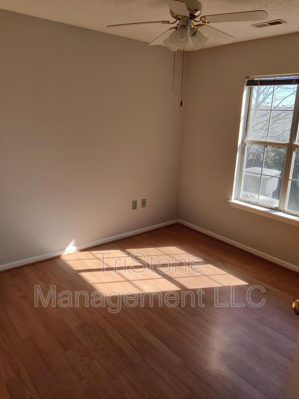 Foto del edificio - 5748 Ebley Ln