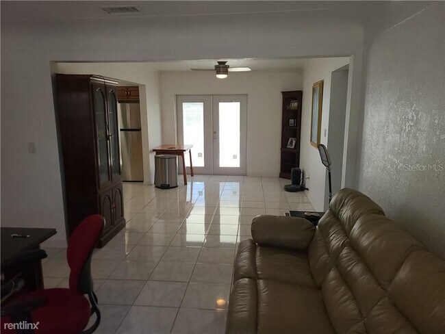 Foto del edificio - 3 br, 2 bath House - 13317 N Rome Ave