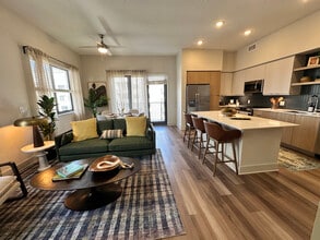 Building Photo - 2822 SW 69th Ave