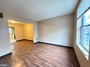 Building Photo - 2219 Winton St