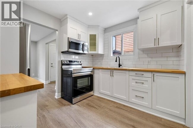 Building Photo - 8059 Aintree Dr