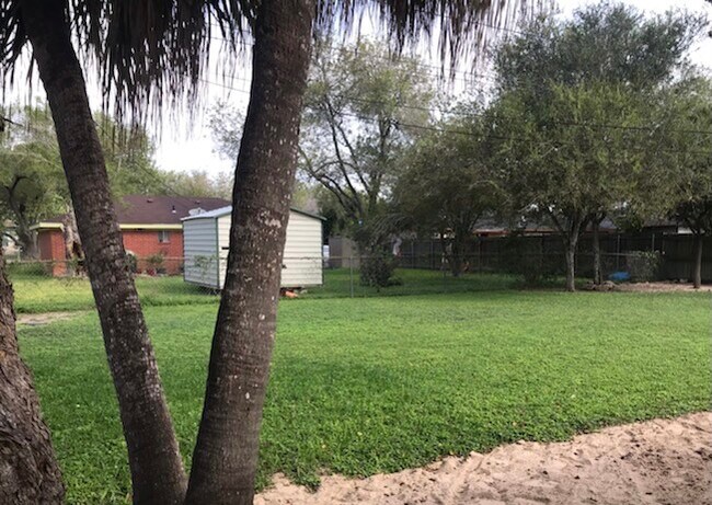 Building Photo - 116 Angelita Dr