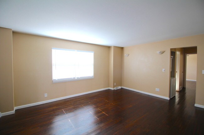 Foto del edificio - 6818 W 76th St