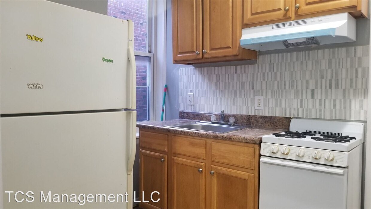Foto principal - 7020 Woodland Ave