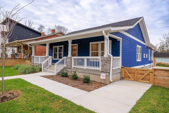 **COMING SOON! FULLY Renovated Buchanan D... - **COMING SOON!  FULLY Renovated Buchanan D... Apartment