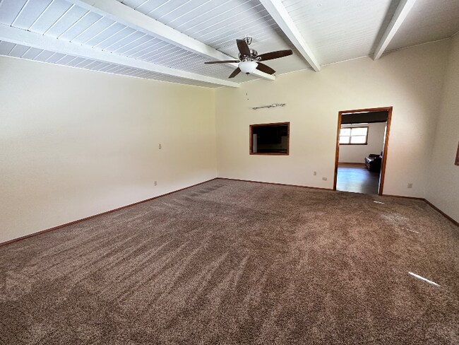 Building Photo - 5 Pleasant Ridge Dr