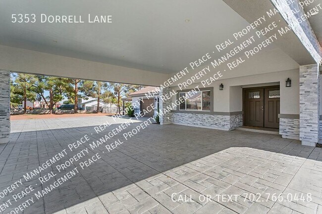 Building Photo - Equestrian Estate, single story estate on ...