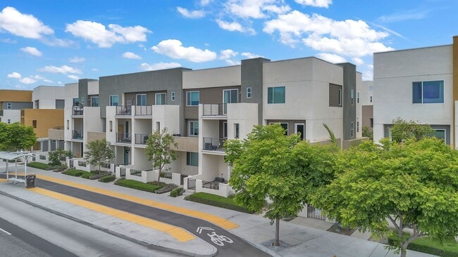 Photo - 5086 Long Beach Blvd Townhome