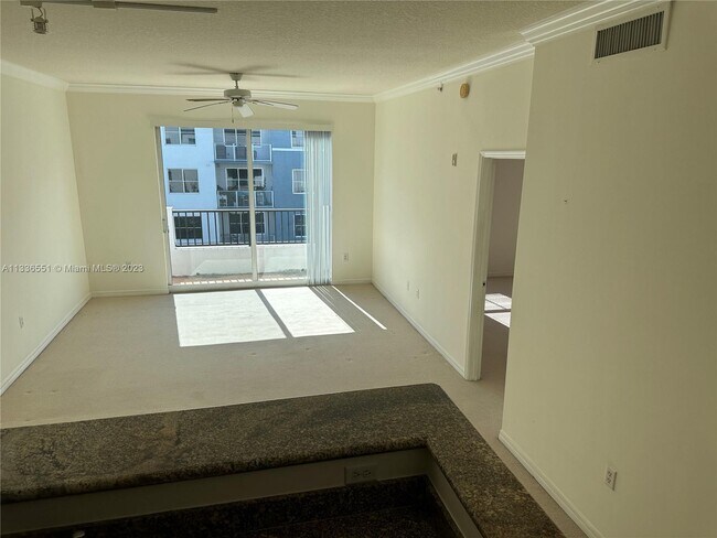Building Photo - 2401 NE 65th St