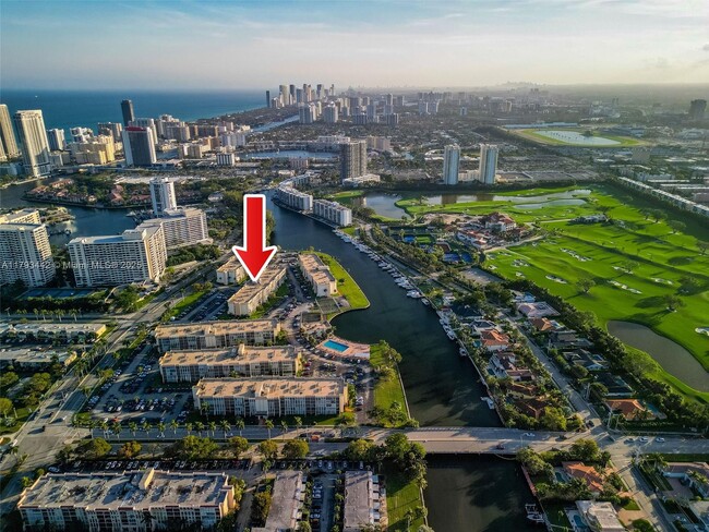 Foto del edificio - 701 Three Islands Boulevard