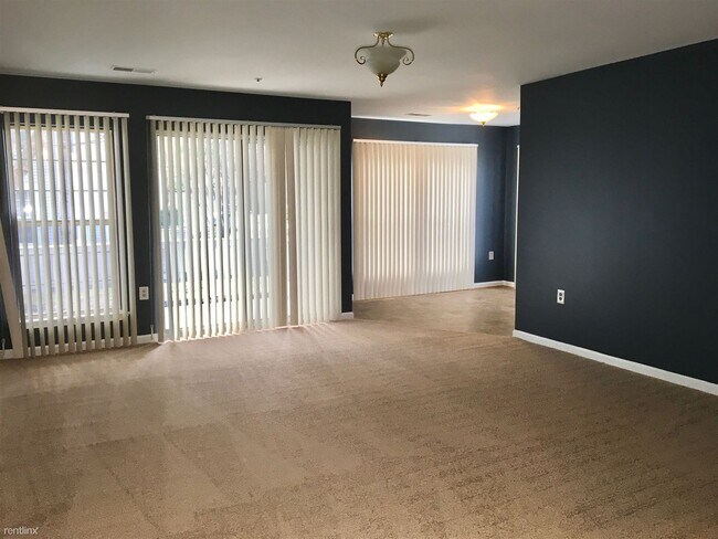 Building Photo - 4402 Silverbrook Ln