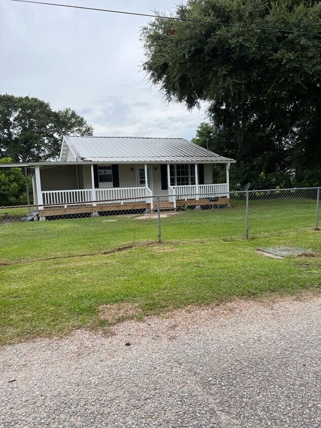 8811 Chastant Rd, New Iberia, LA 70560 House Rental in New Iberia, LA