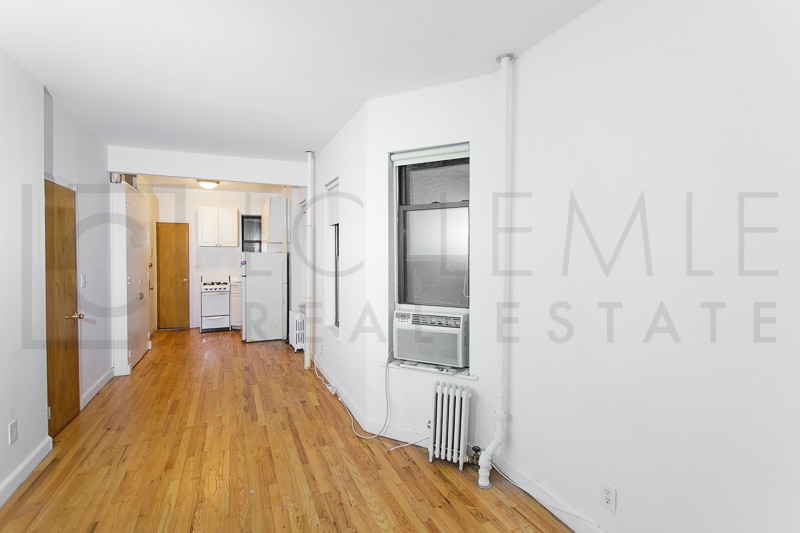 Primary Photo - 5 Jones St