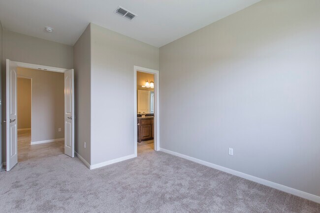 Building Photo - 5100 Tres Lagos Blvd