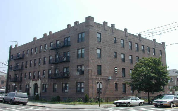 Building Photo - 2349 Benson Ave