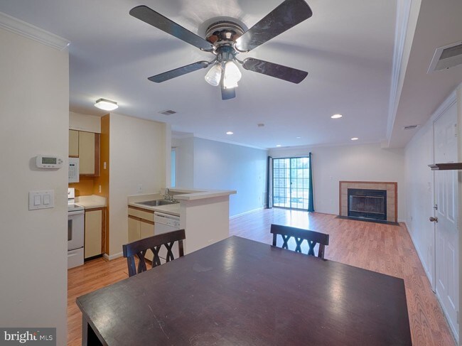Building Photo - 6929B Mary Caroline Cir