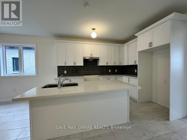 Building Photo - 71 Sun Vly Ave