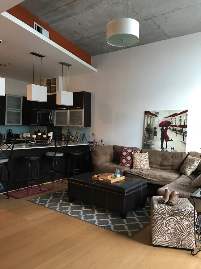 Foto del edificio - 700 12th Ave S