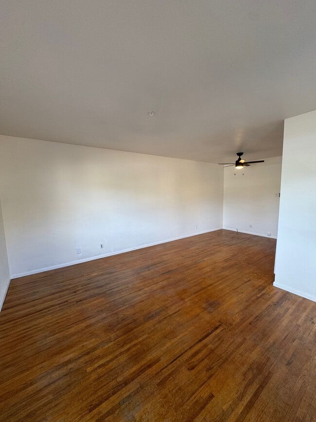 Building Photo - Duplex for rent in Ventura