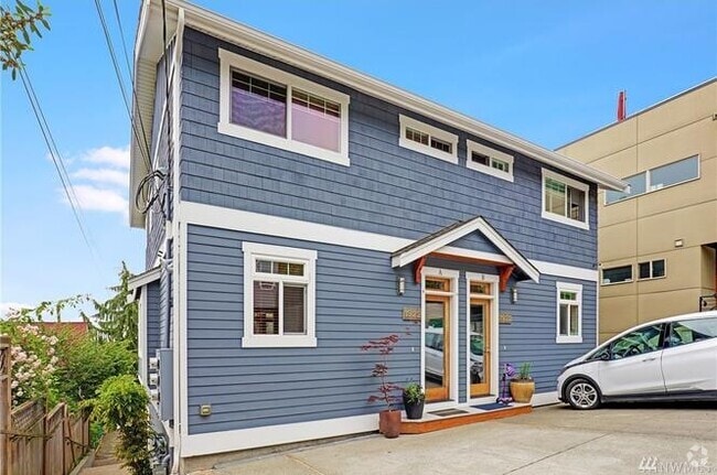 Building Photo - 1922 11th Ave West #B