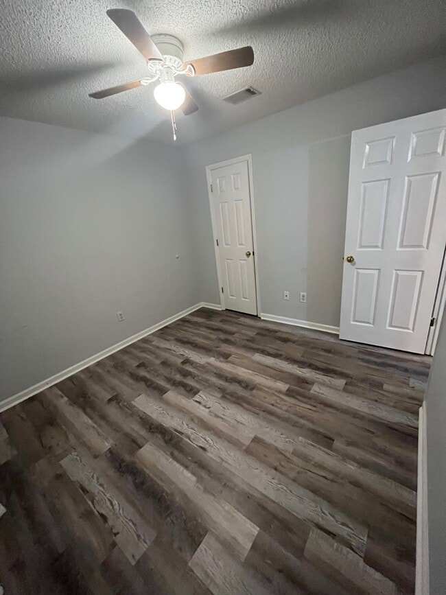 Building Photo - 2505 Walden Ct