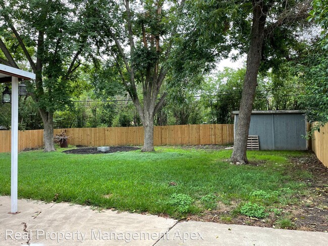 Building Photo - 3 br, 2 bath House - 3408 Wingate Dr