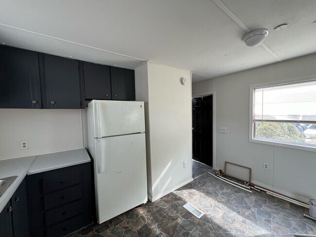 Building Photo - Clinton 37716 - 2 bedroom, 1 bath mobile h...