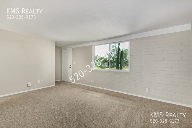 Building Photo - 4073 S Queen Palm Drive  OWNER/AGENT
