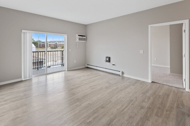 Interior Photo - Encore on the Park