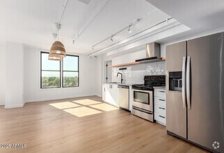 Building Photo - 535 W Thomas Rd