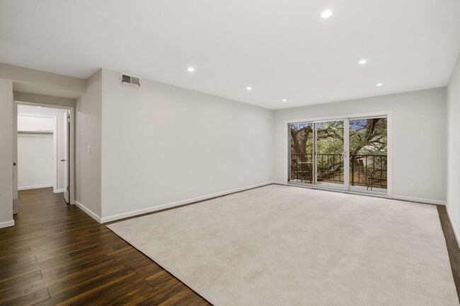 Foto del edificio - Prime San Mateo Living | 1 BR - 1 BA - Condo