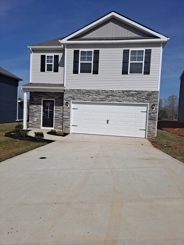 Foto principal - 7215 Jumping Jack Ln