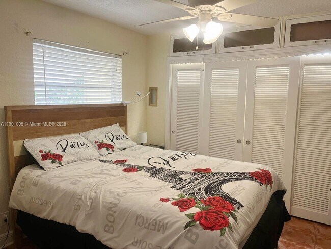 Foto del edificio - 4913 NW 47th Ave