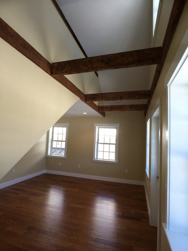 Foto del edificio - 13 Water Street, Unit b