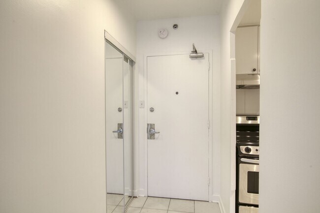 Building Photo - 3455 Rue Aylmer