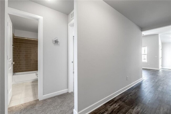 Building Photo - 15732 Potomac Dr