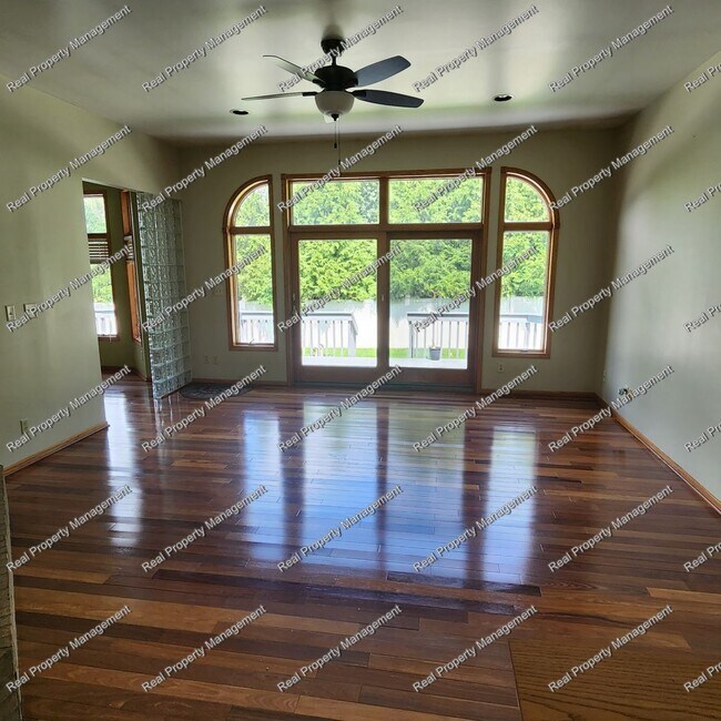 Foto del edificio - Gorgeous 4 Bedroom Ranch