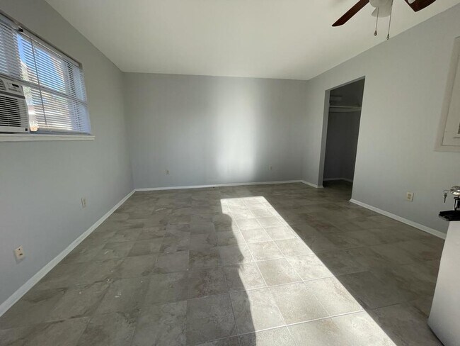 Foto del edificio - 807 Walnut Ave