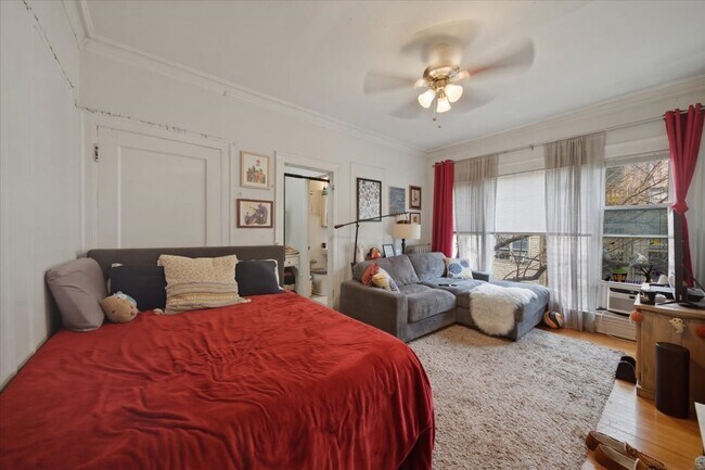 Foto del edificio - 3449 N Elaine Pl