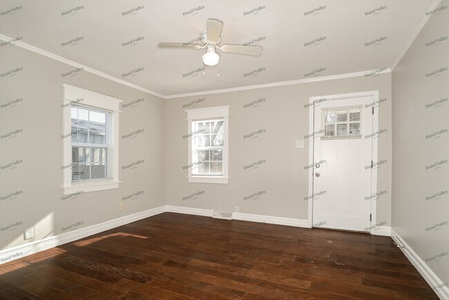 Foto del edificio - 121 Franke Ave