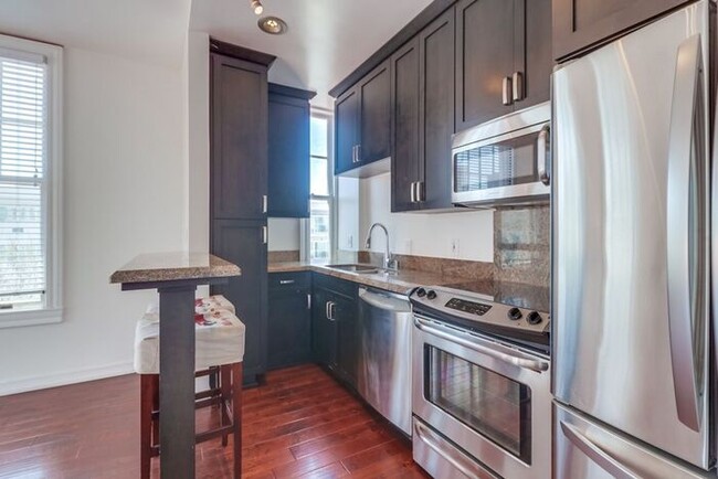Building Photo - 1Bdm 1Ba Condo in Historical El Cortez