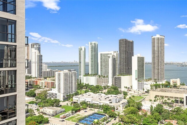 Foto del edificio - 1600 NE 1st Ave
