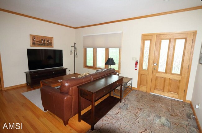 Building Photo - 4 br, 2.5 bath House - 101 Genazzi Lane