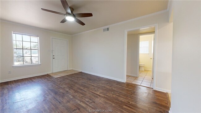 Foto del edificio - 1601 Cloverdale Ct