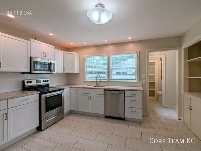 Building Photo - 629 E Meyer Blvd