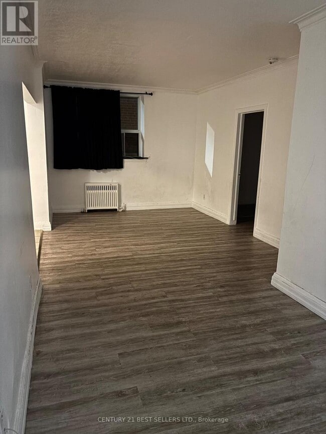 Photo du bâtiment - 990-990 O'Connor Dr