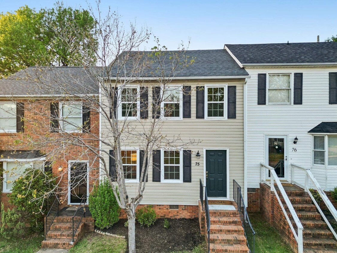 Primary Photo - 75 Sweetbriar Ln